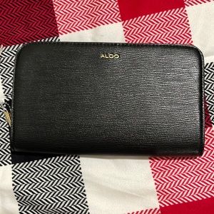 Brand new Aldo zipper wallet